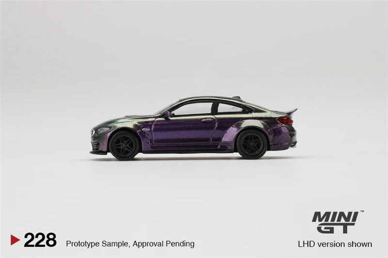 

MINI GT 1:64 LBWORKS M4 Purple-Green Metallic RHD Diecast Model Car