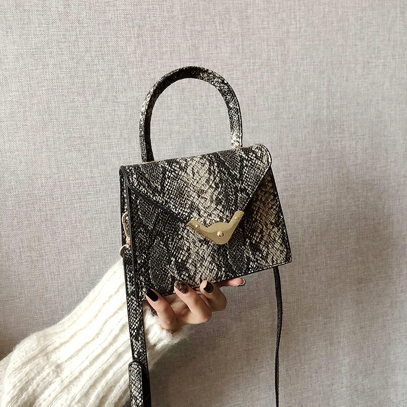 

Textured small bag girl 2021 spring new crocodile-print small square bag hundred shoulder stiletto bag