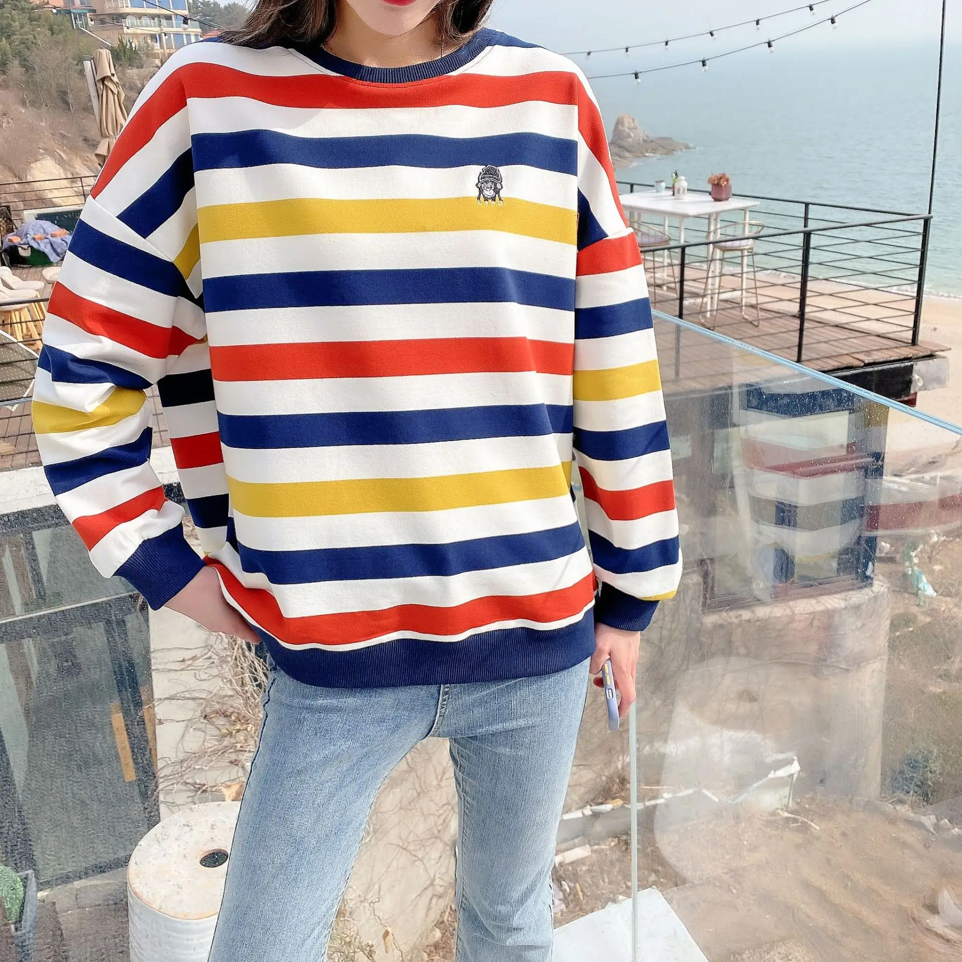 

2021 Korean Rainbow Stripe Loose Sweet Embroidered Round Neck Long Sleeve Casual Women Sweatshirt Pullovers Top