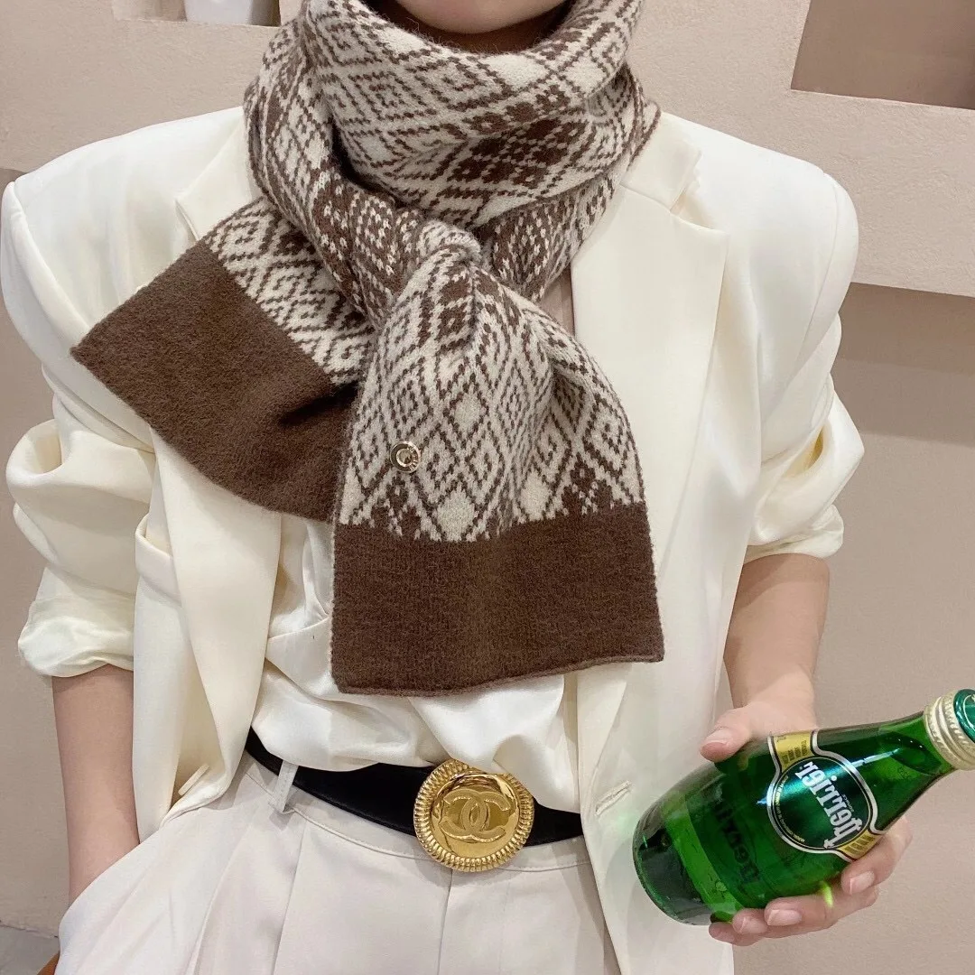 

2020 Korean autumn and winter new small scarf metal button knitting wool women's scarf Fashion Scarf female decorative scarf