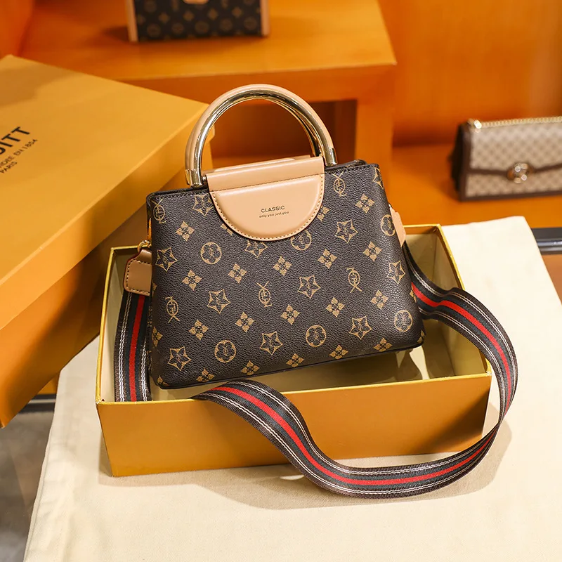 

Genuine Leather Women Totes 2021 New Fashion All-match Retro Prints Message Bags Ladies Designer Purses and Handbags Sac Luxe Cc