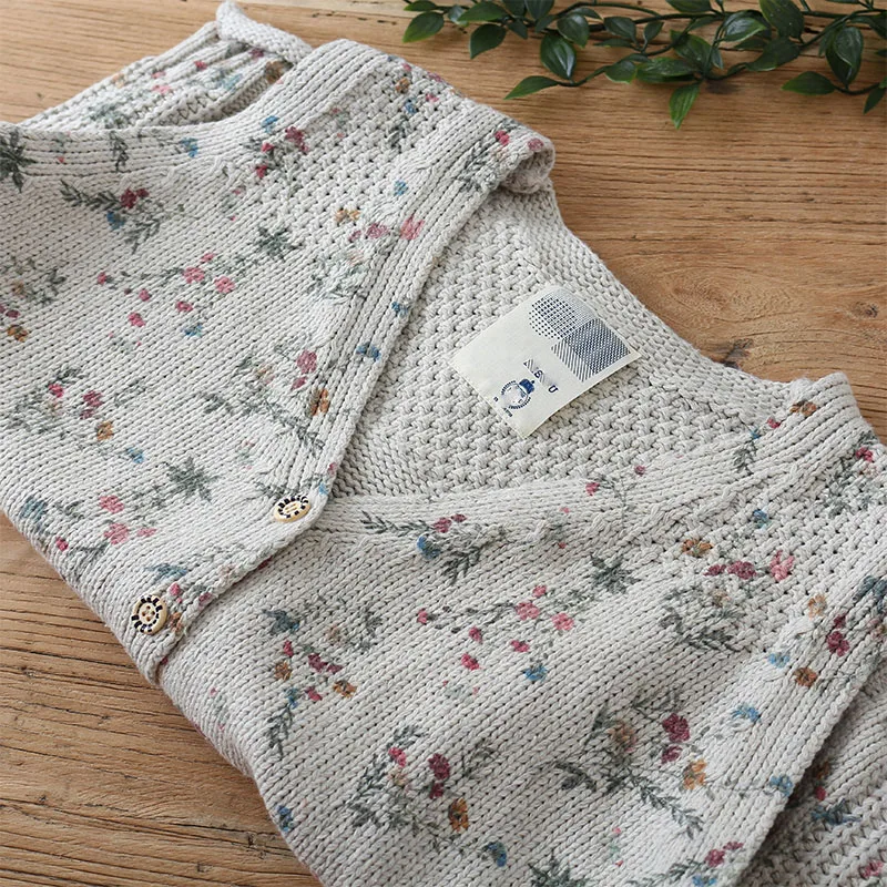 Жилет вязаный однобортный без рукавов с цветочным принтом V-образным вырезом