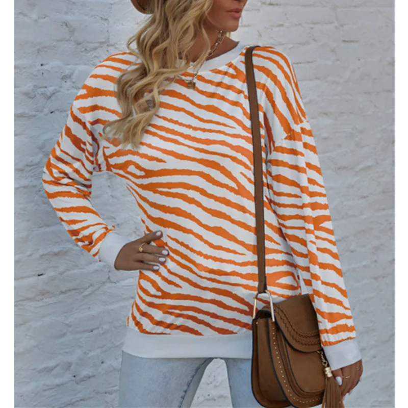 

2021 Women Autumn Winter T Shirts Fashion Zebra Striped Print O Neck Loose Long Sleeve T Shirt Oversize Casual Female Tops Tees