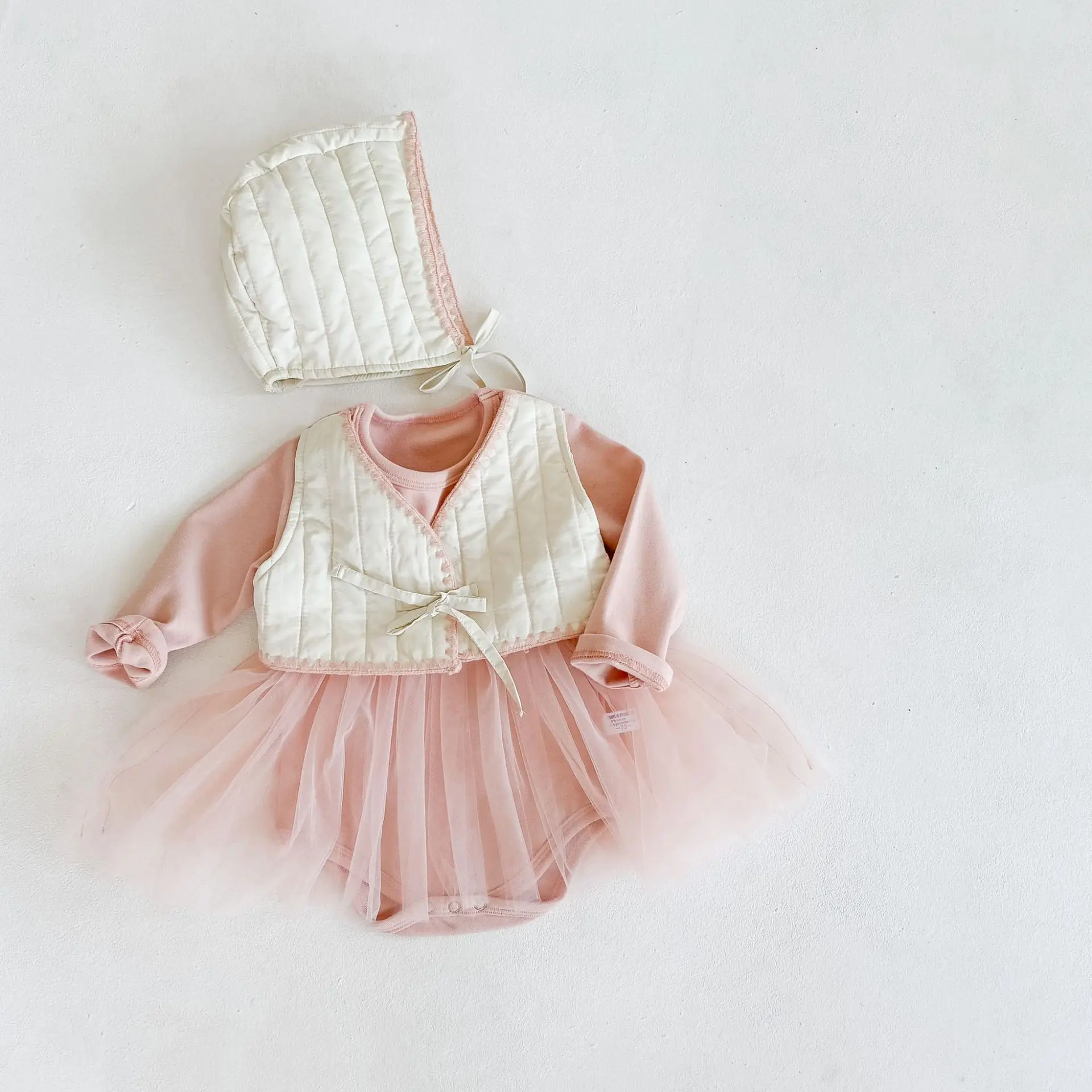 

Baby Girl Bodysuits Warm Cotton Infant Baby Jumpsuit Vest Set Korean Newborn Baby Girl Clothes Lace Princess Toddler Playsuits