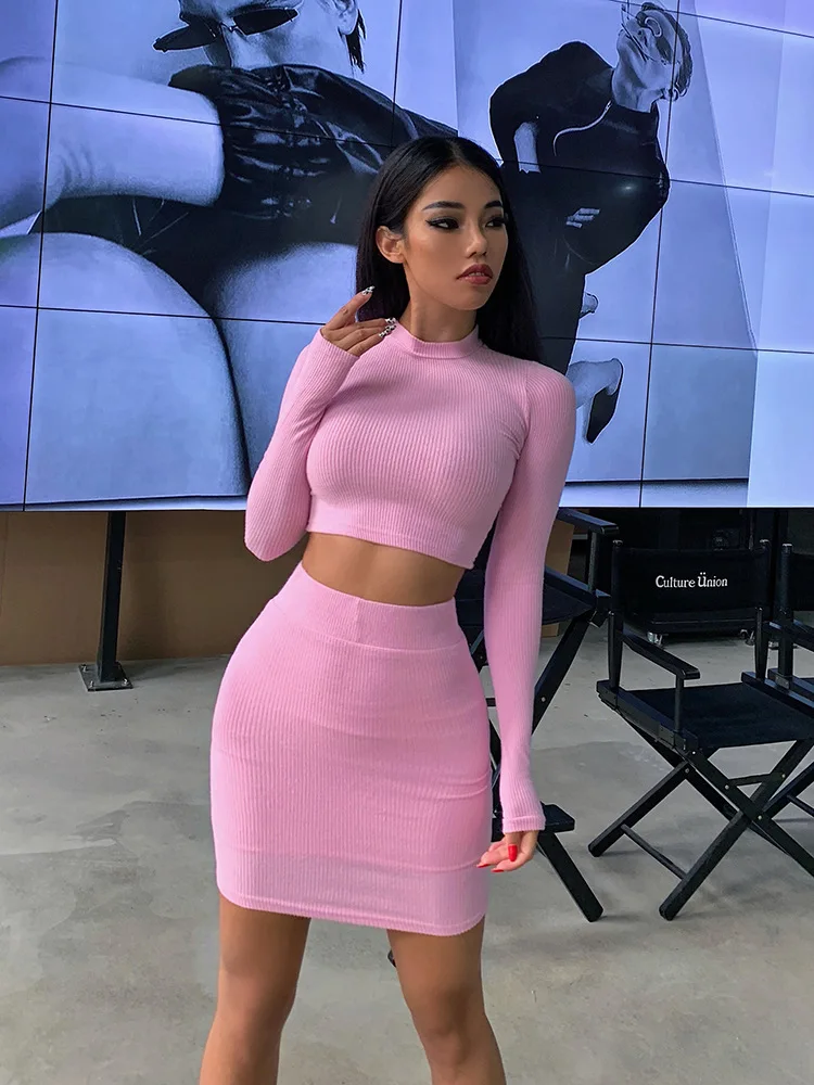 Женский костюм с круглым вырезом розовая облегающая юбка и топ длинным рукавом