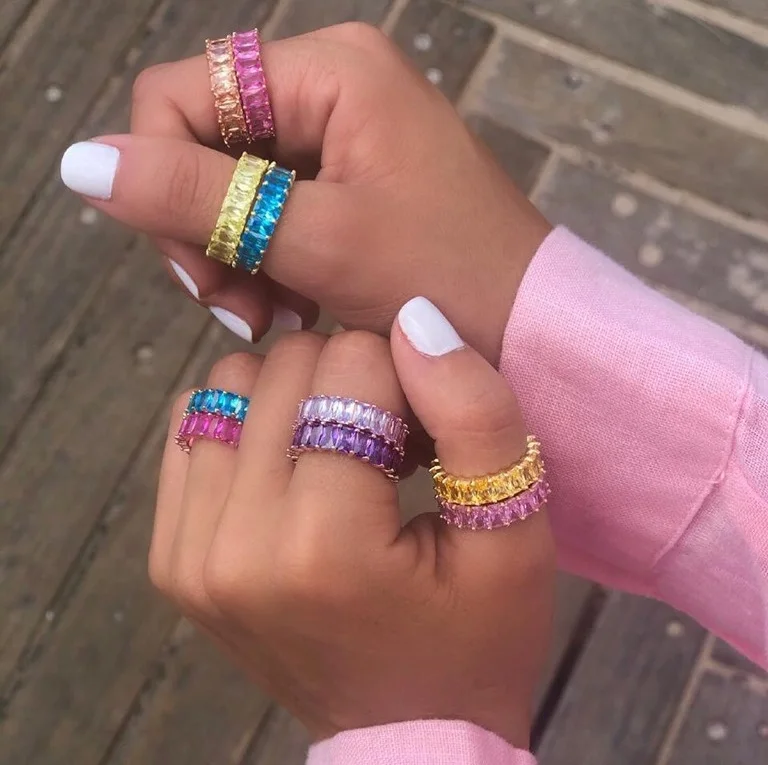 Женское Обручальное кольцо обручальное с кубическим цирконием красного