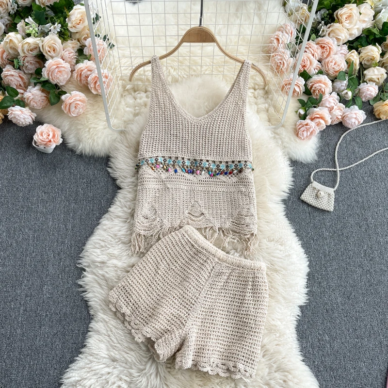 

2021 Knitting Women Sets V-neck Sleeveless Tank and Shorts Knited Holiday Sets