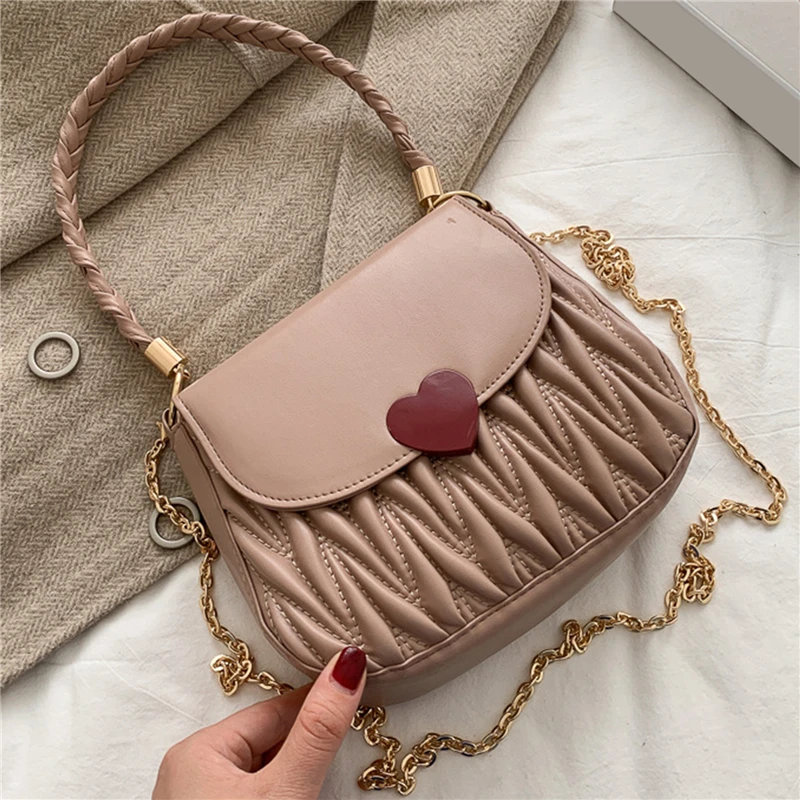 

Fashion Women Shoulder Bags Elegant Ladies Pleated Messenger Bag Large Capacity Ladies Messenger Bags Heart-shaped Buckle Bag