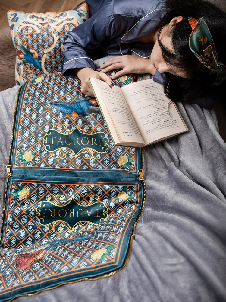 للبيع الأمريكية والأوروبية نمط الصيف وسادة و لحاف ثنائي الاستخدام مكتب قيلولة بطانية أريكة وسادة سيارة اثنين في واحد لطيف وسادة