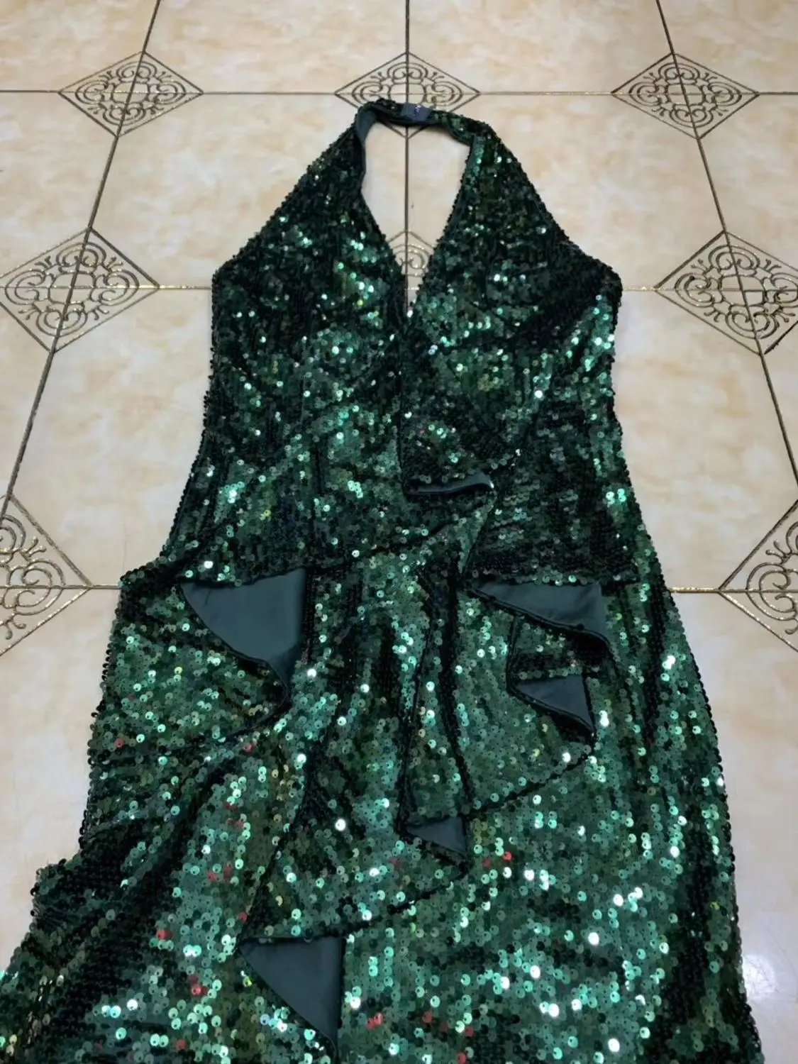 

2020 Elegant sexy Green Sequined women halter Sleeveless Vestido Celebrity evening bodycon dresses dropshipping