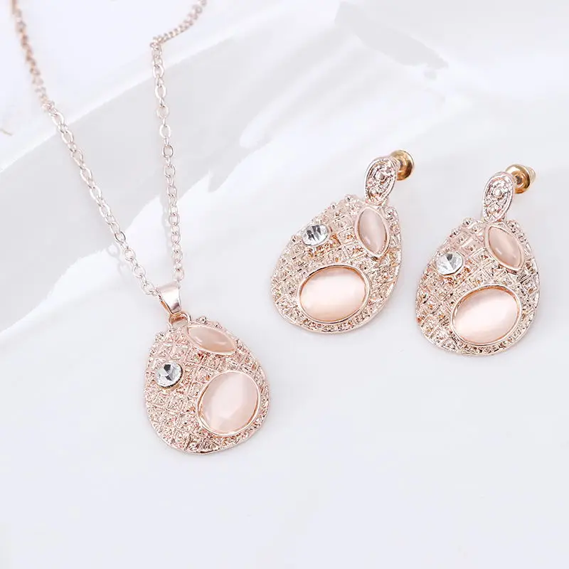 Ожерелье Комплект сережек для женщин Овальный Опал Набор Кристалл Золотой Цвет