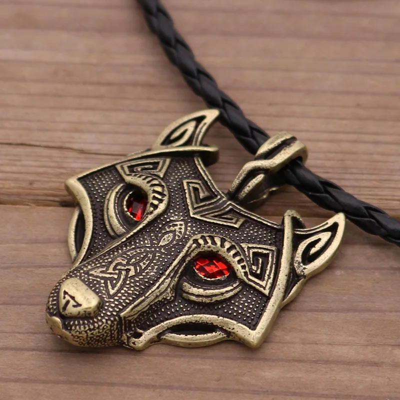 

Wizard Wolf Head Amulet Pendant Necklace Fashion Men's Beast Hunter Savage Wolf Chain Necklace Halloween Jewelry Birthday Gift
