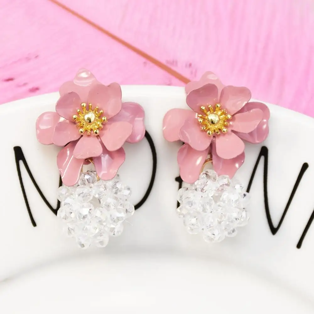 

Cartoon Cute small mouse Flower Stud Earrings For Women 2019New Fashion Sweet simple Earrings Femme Brinco Wholesale Jewelry