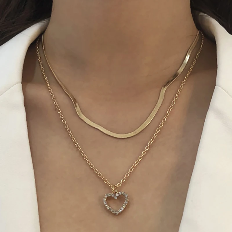 

Neck Chains Choker With Crystal Heat Pedant Necklace for Women Sexy Goth Snake Chains Layerd Neck Pedants Women Jewelry Choker