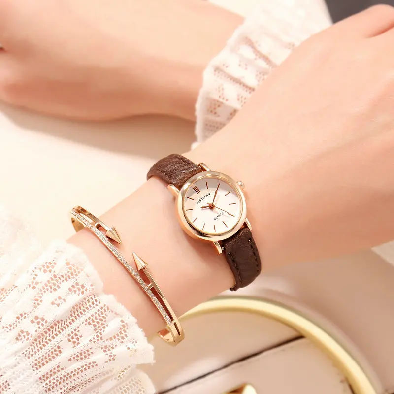 

Minimalist Simple Stylish Women Ultra Thin Quartz Watches Golden Leather Ladies Exquisite Casual Wristwatch Female Small Watch