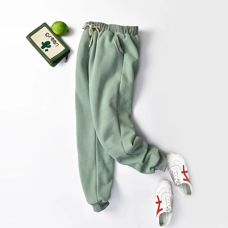 Женские зимние хлопковые утепленные бархатные теплые тренировочные брюки