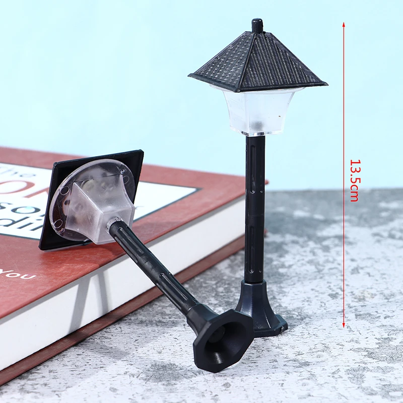 

1pcs 1:12 Dollhouse Miniature Street Post Lights Model Railway Train Lamp Post Lights Miniature Village Pathway Lantern Post