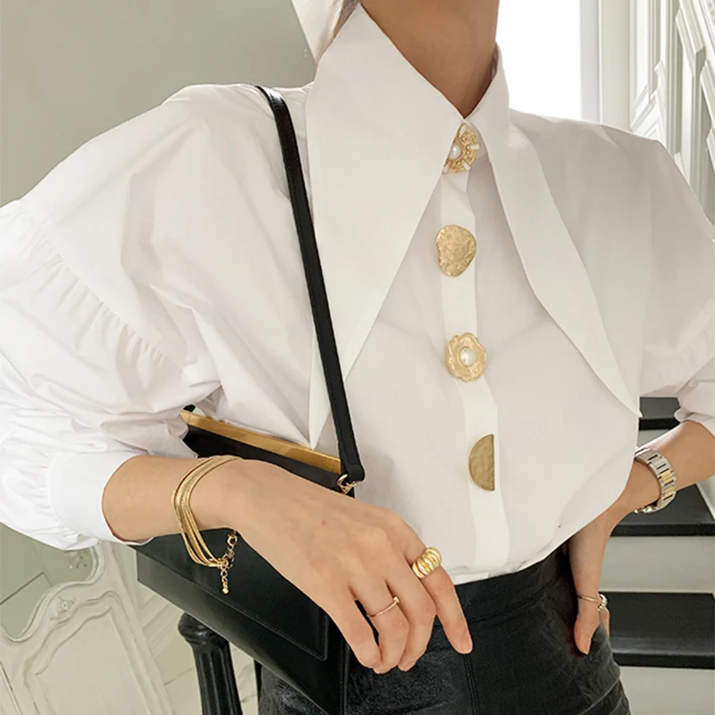 

2021 Spring Elegant Temperament Sharp Collar Single-row Button Loose Lantern Sleeve Shirt Blouse Woman Tops