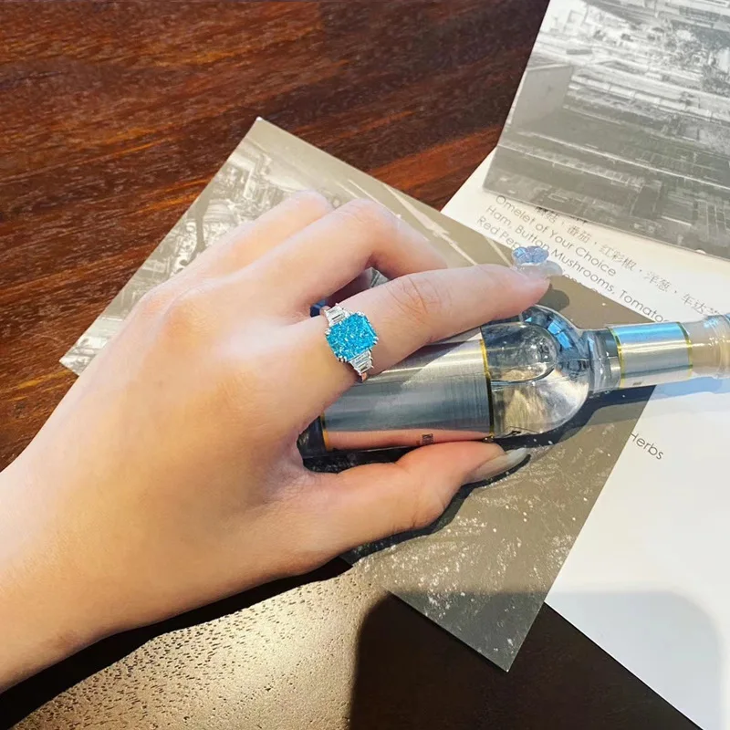 

2021 New 3 Colors Sparkling Dazzling Open Ring with Ocean Blue Yellow Pink Moissanite CZ Top Women Party Jewelry Fashion Trend