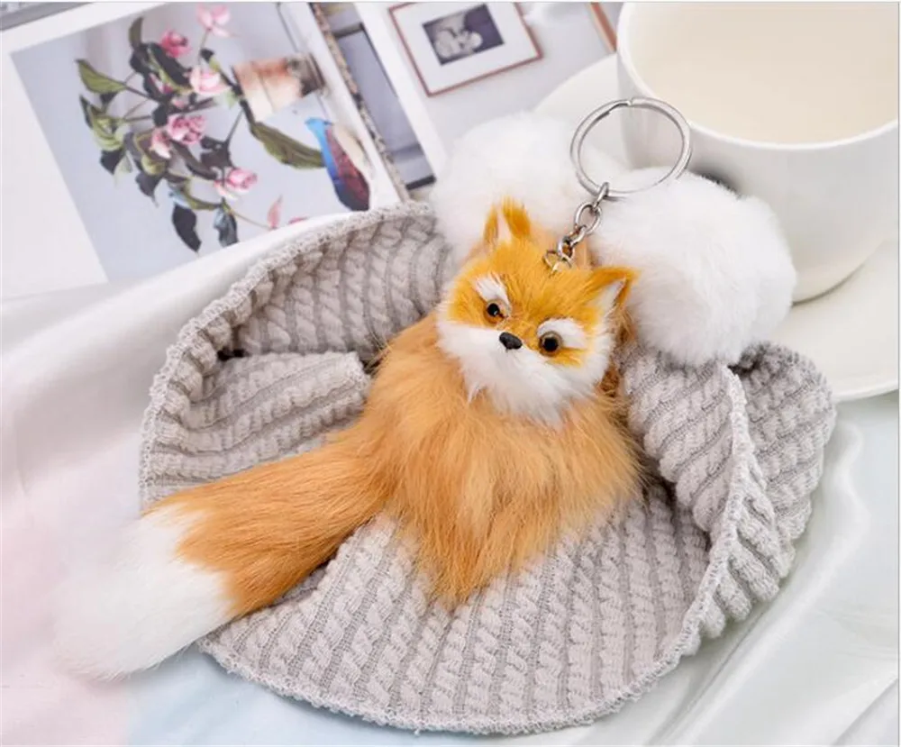 Брелок для ключей с пушистым лисьим шариком
