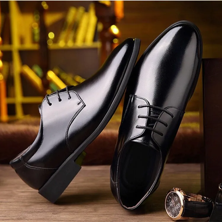 

Hot 2021 New High Quality Leather Men Brogues Shoes Lace-Up Bullock Business Dress Men Oxfords Shoes Male Formal Shoes