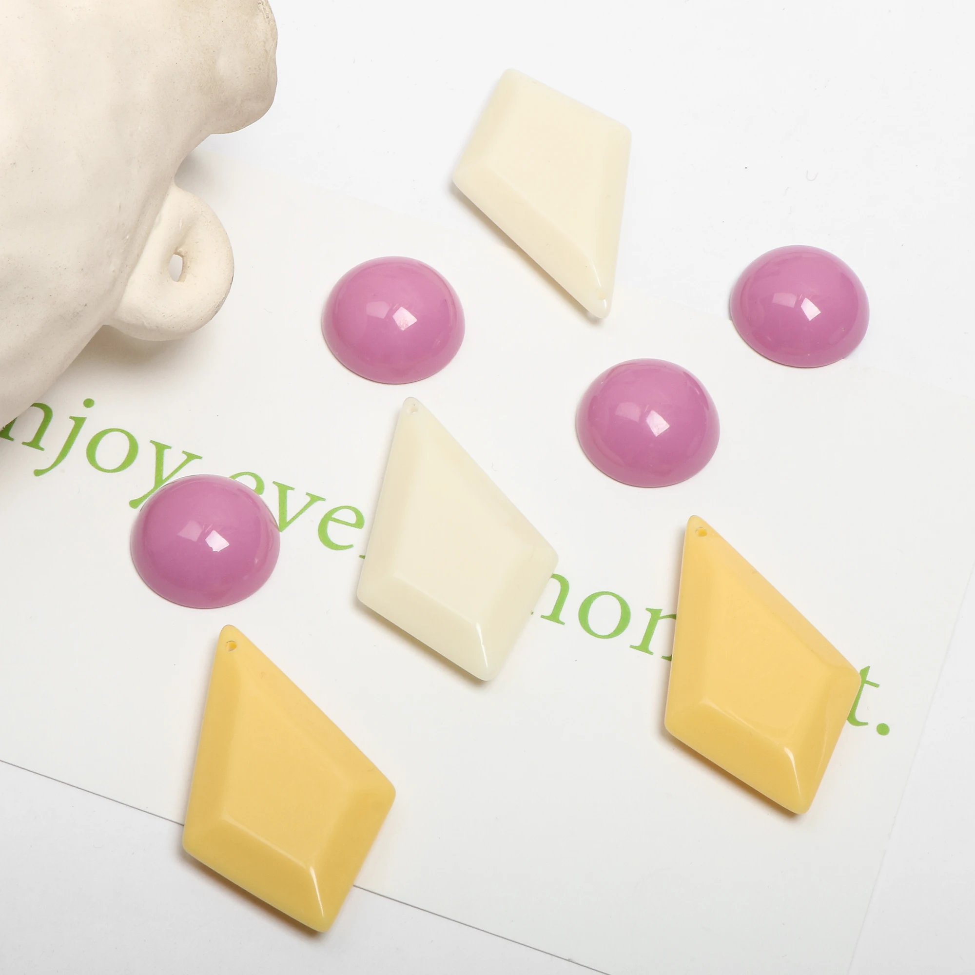 Круглый патч из твердой смолы с бриллиантами для кремового мороженого сделай сам