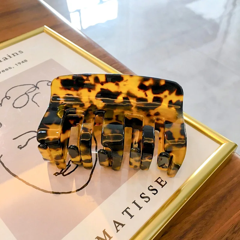 

Simple Big Size 7.5cm Fashion Acetic Acid Hair Claws Leopard Grain Tortoiseshell Grasp Clip Hair Catch Clamp Headdress 6 Colors