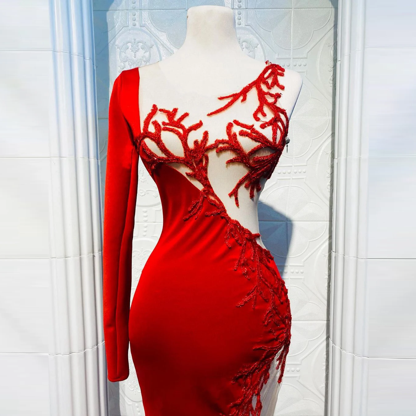 

Sexy Red Mermaid Prom Dresses One Shoulder Long Sleeves Spandex Lace Appliques See Thru Long Length Evening Gowns