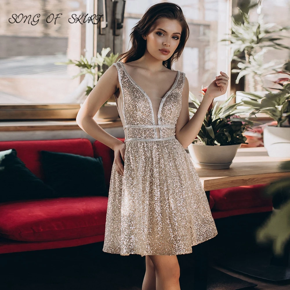 

Sparkly Elegant Homecoming Dresses Deep V-Neck Sequined A-Line Short Mini Women Prom Party Cocktail Gowns Vestidos De Fiesta