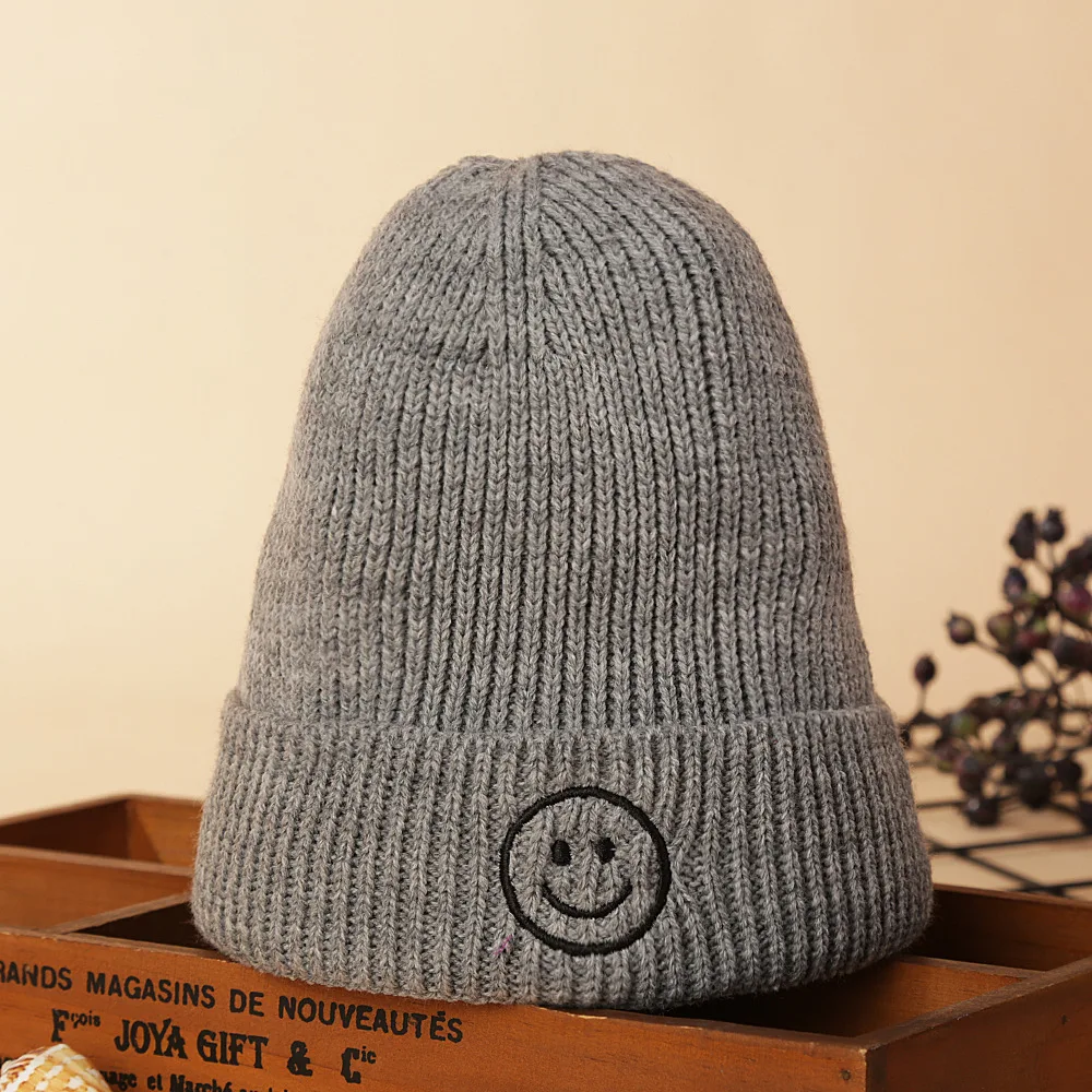 

2019 Autumn Baby Candy Colored Warm Turtleneck Hat Fashion Caps Children Embroidered Smiley Casual Knitted Wool Hats