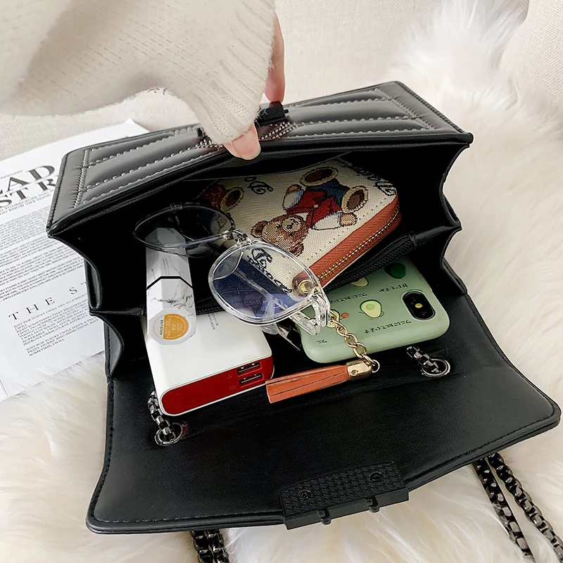 

2021 New Women's Bags Fashion Casual Shoulder Messenger Bag Studded Square Bag Ms. Mobile Phone Bag Chain Women's Bag Rivet Bag