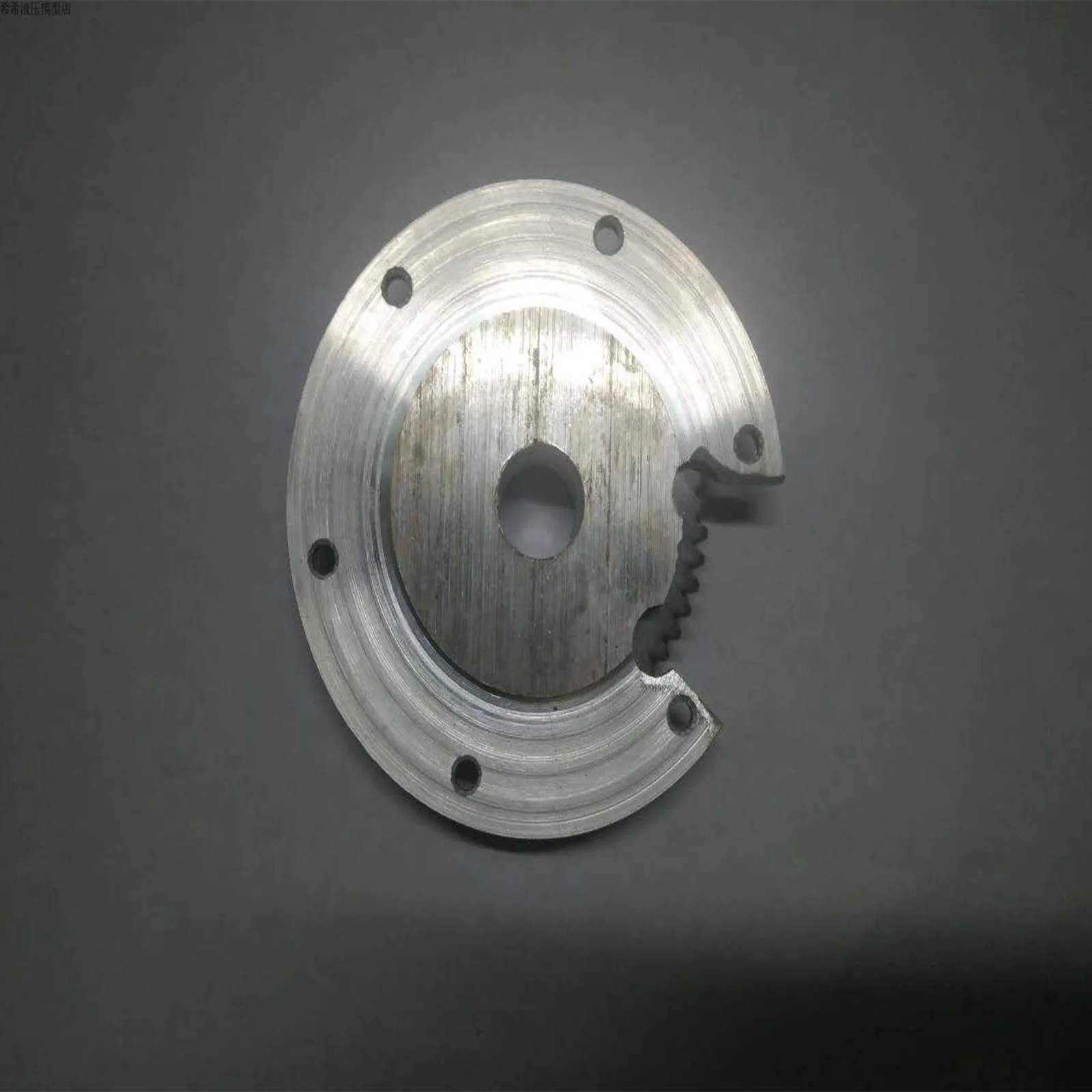 

Вращающаяся платформа, Металлическое шасси для HUINA 550, 15 каналов, фоторемонт, запчасти для радиоуправляемых автомобилей, аксессуары