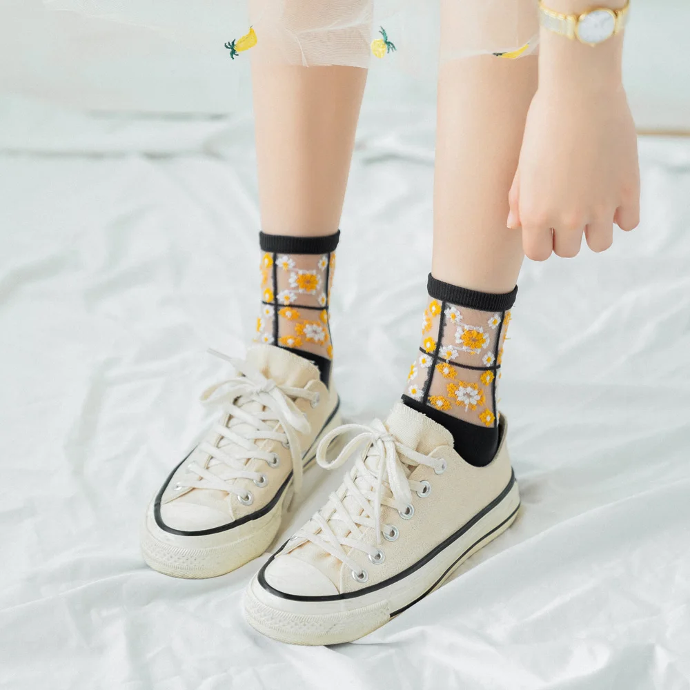 

Romantic Spring Summer Daisy Flower Socks Women Fairy Transparent Crystal Silk Embroidered Flower Breathable Thin Socks Lady