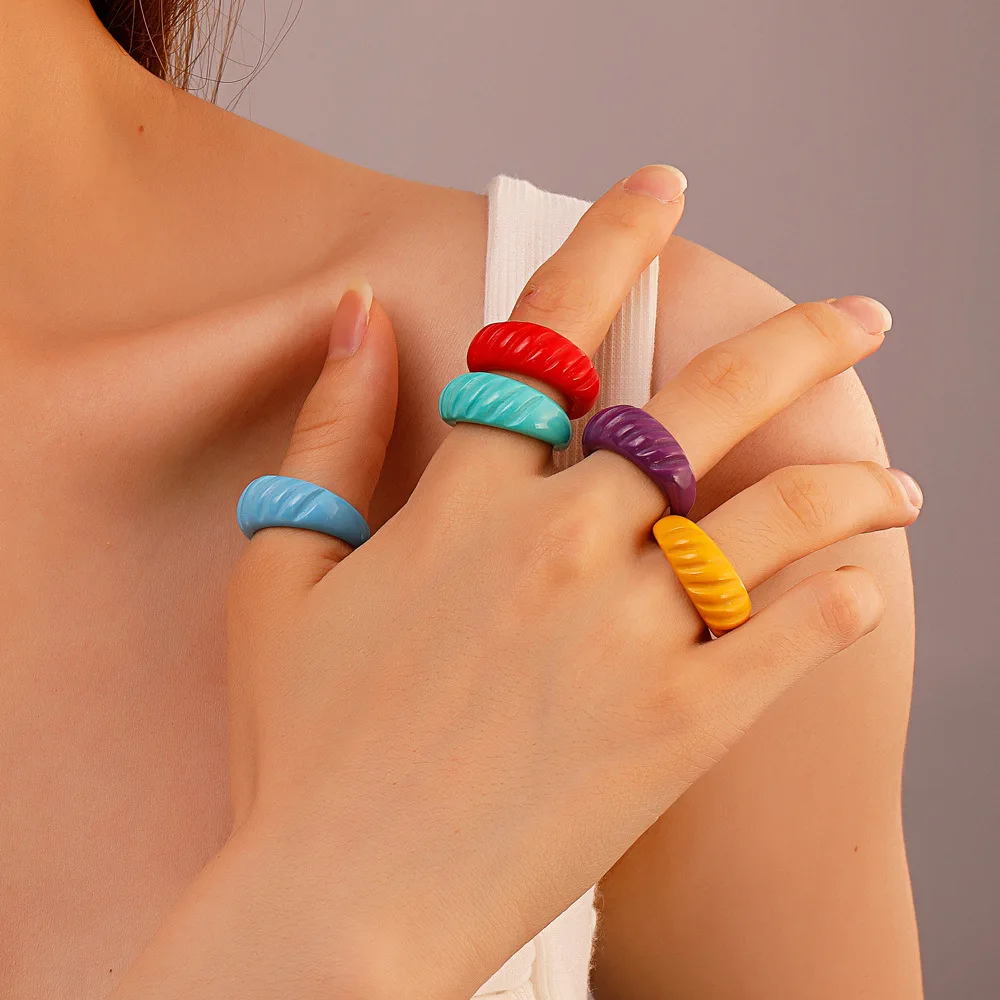 

Летнее модное красочное акриловое кольцо с геометрическим рисунком, карамельные цвета, открытые кольца неправильной формы, женские вечерн...