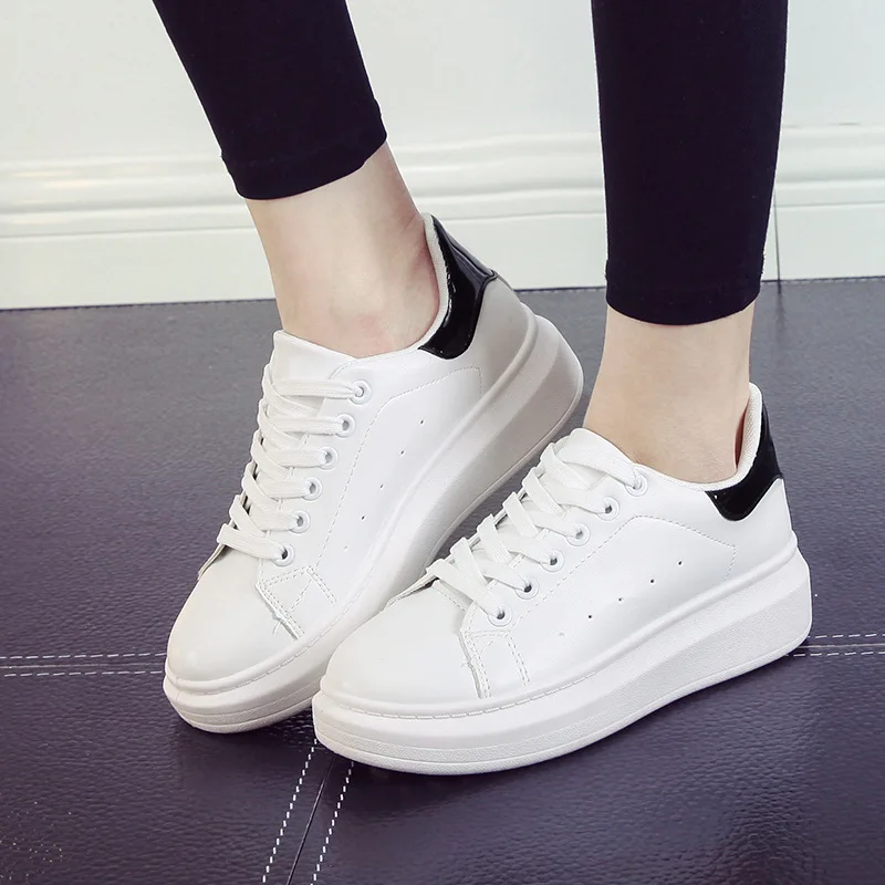 Женские повседневные кроссовки белые модные дышащие из искусственной кожи на