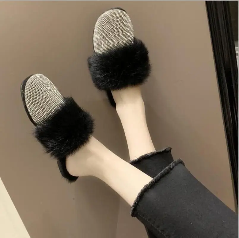 

Ladies Round Toe Designer Shoes Women Luxury 2020 Rhinestone Fur Crystal Slippers Diamond Mules Slip On Slippers Flats Shoes