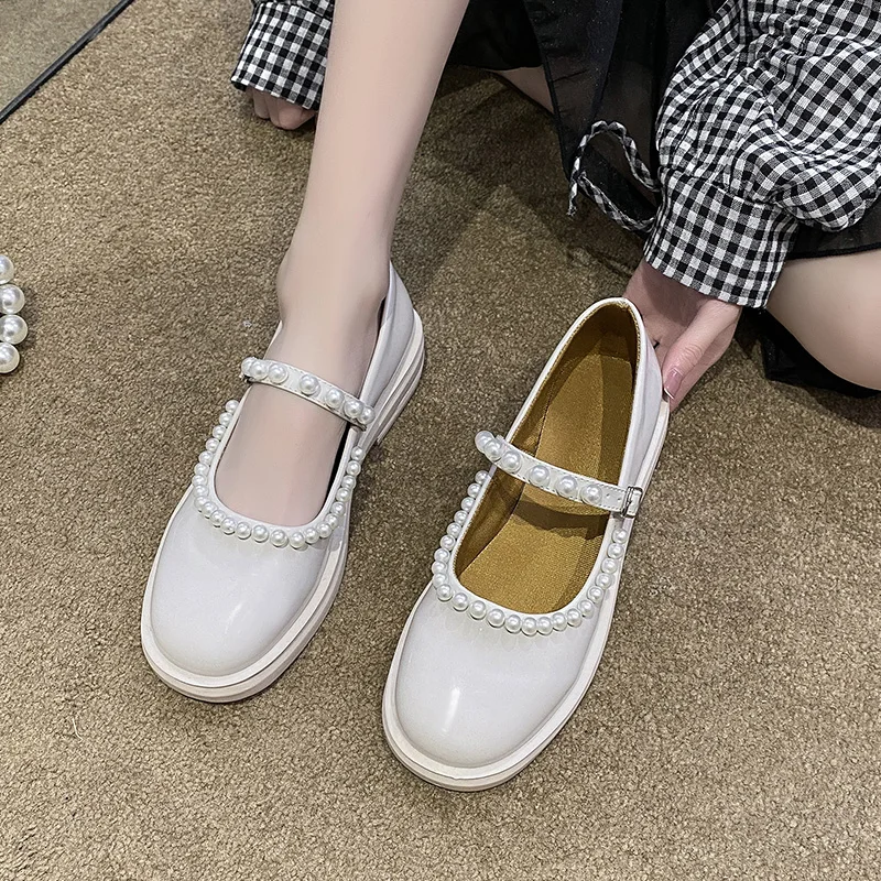

Shoes Woman Flats British Style Modis Round Toe Casual Female Sneakers Pearl Decorateion Oxfords Shallow Mouth Dress Preppy 2021