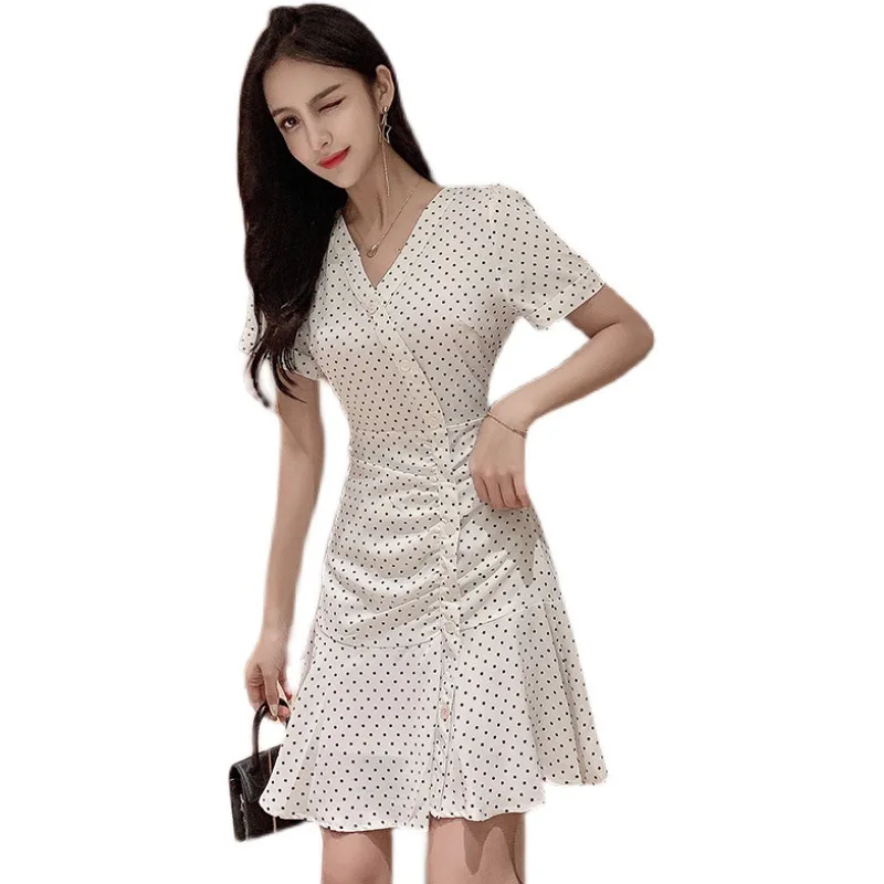 

Fashionable in spring and summer, French bellflower female 2021 new waist and thin temperament polka-dot dress