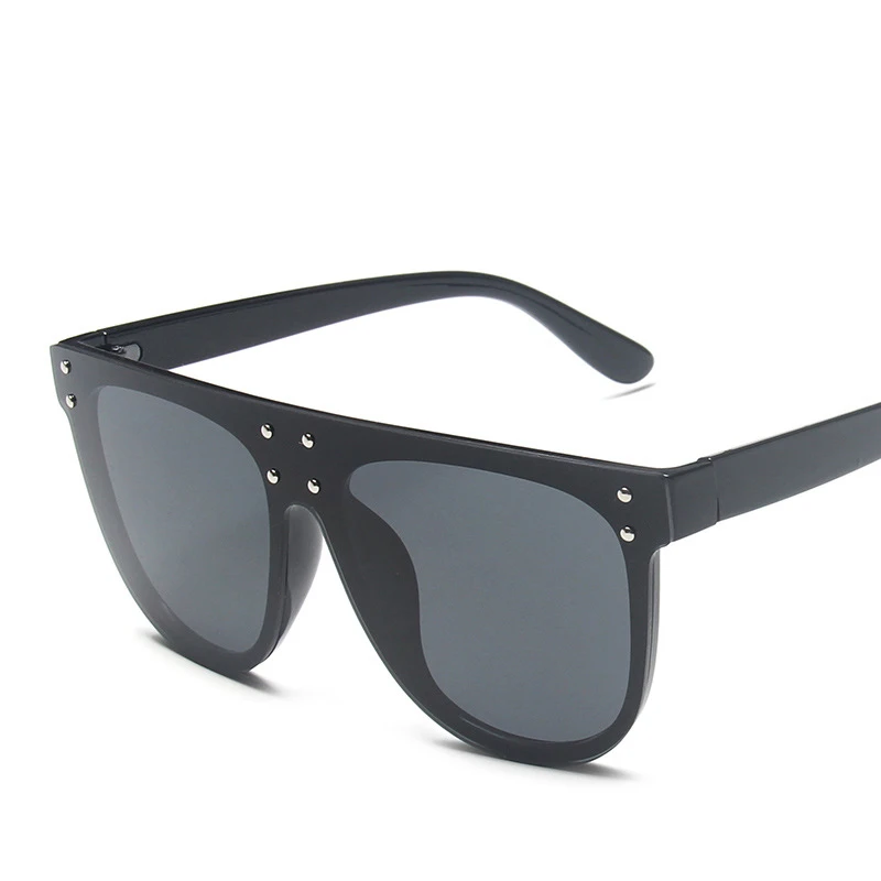 

Trendy One-piece Oversized Women's Sunglasses Shiny Colorful Coated Rivet Sun Glasses For Women Goggle UV400