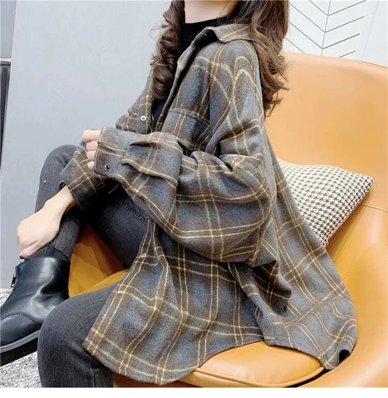 

2020 New Arrival Women Batwing Sleeve Oversize Harajuku Plaid Shirt Turn-down Collar Button Up Retro Long Sleeve Shirt Tops