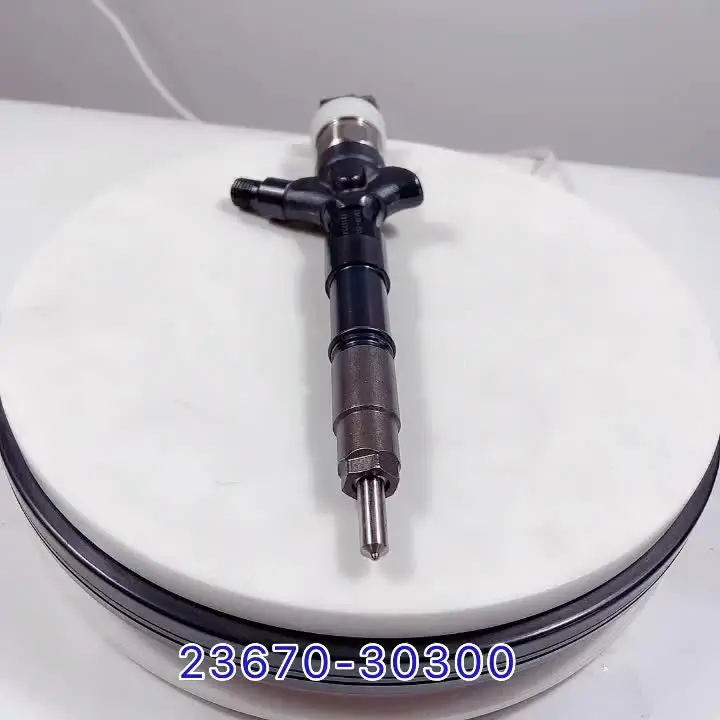 

Топливный инжектор DENSO common rail 23670-0L070 095000-7760 2KD