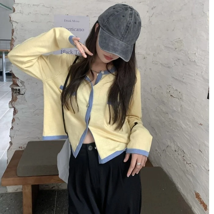 

Новинка осени 2021, вязаный кардиган с V-образным вырезом и длинными рукавами, Женская свободная и неисправная верхняя одежда в Корейском стил...