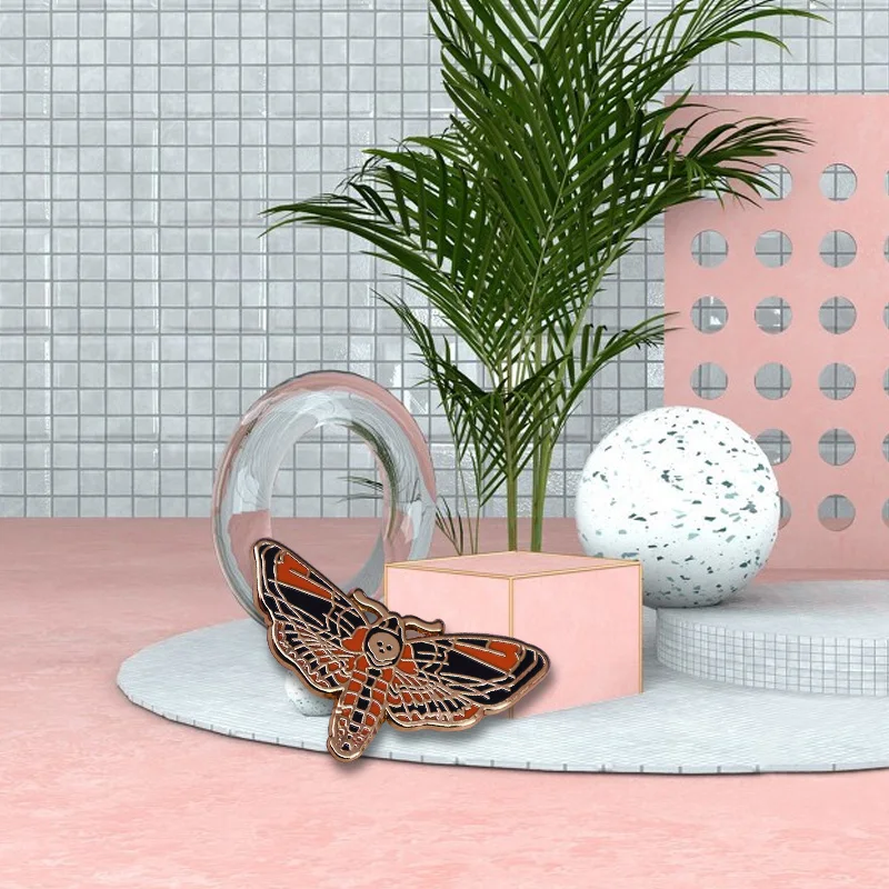 Curiology Deaths Head Skull Hawk Moth Punk Pins large nocturnal moth spooky goth Insect Jewelry Halloween oddities Brooch | Украшения и