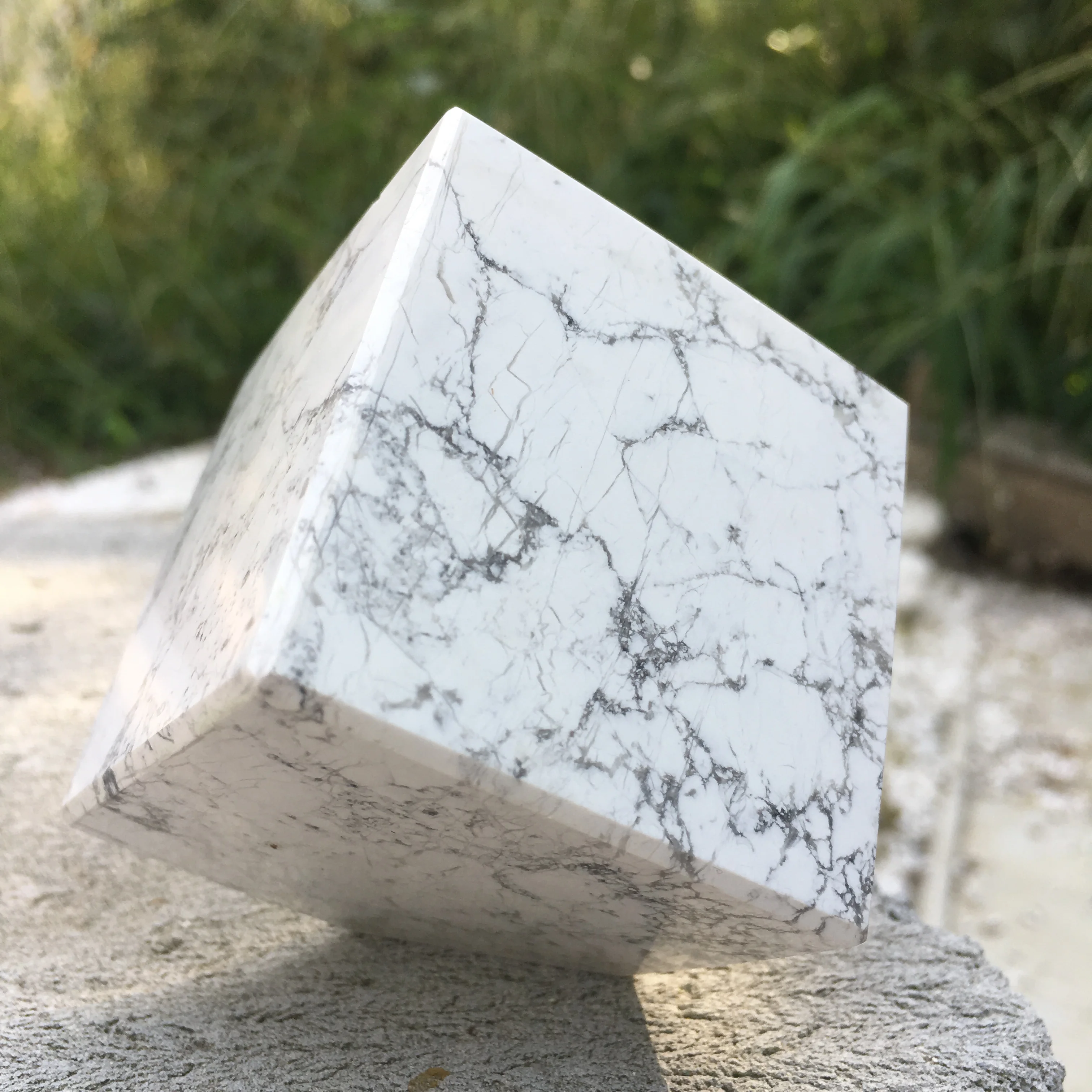 

Natural White Turquoise Crystal Rubik's Cubes Howlite Stone Cubic Folk Crafts Polyhedron Furnishing Articles Decoration