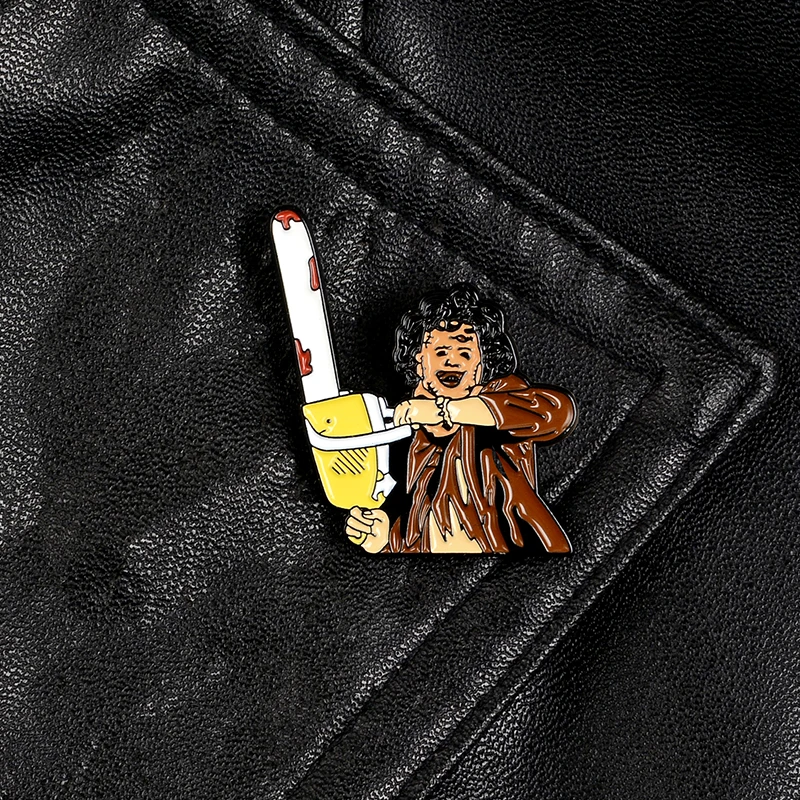 Шпилька LEATHERFACE Thomas Brown Hewitt ювелирные изделия из фильма бензопила ужасные мягкие