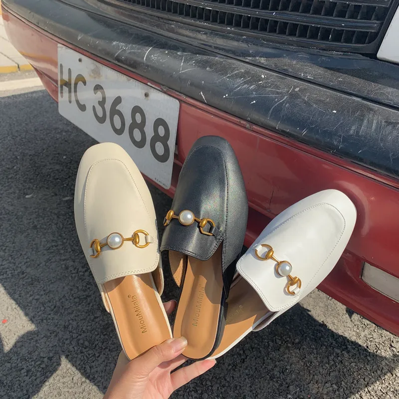 Бренд molan Designers; Новинка года; роскошные женские кожаные шлепанцы без задника, украшенные жемчугом и металлической цепочкой, с вышивкой в виде красного сердца; Лоферы без задника; вьетнамки