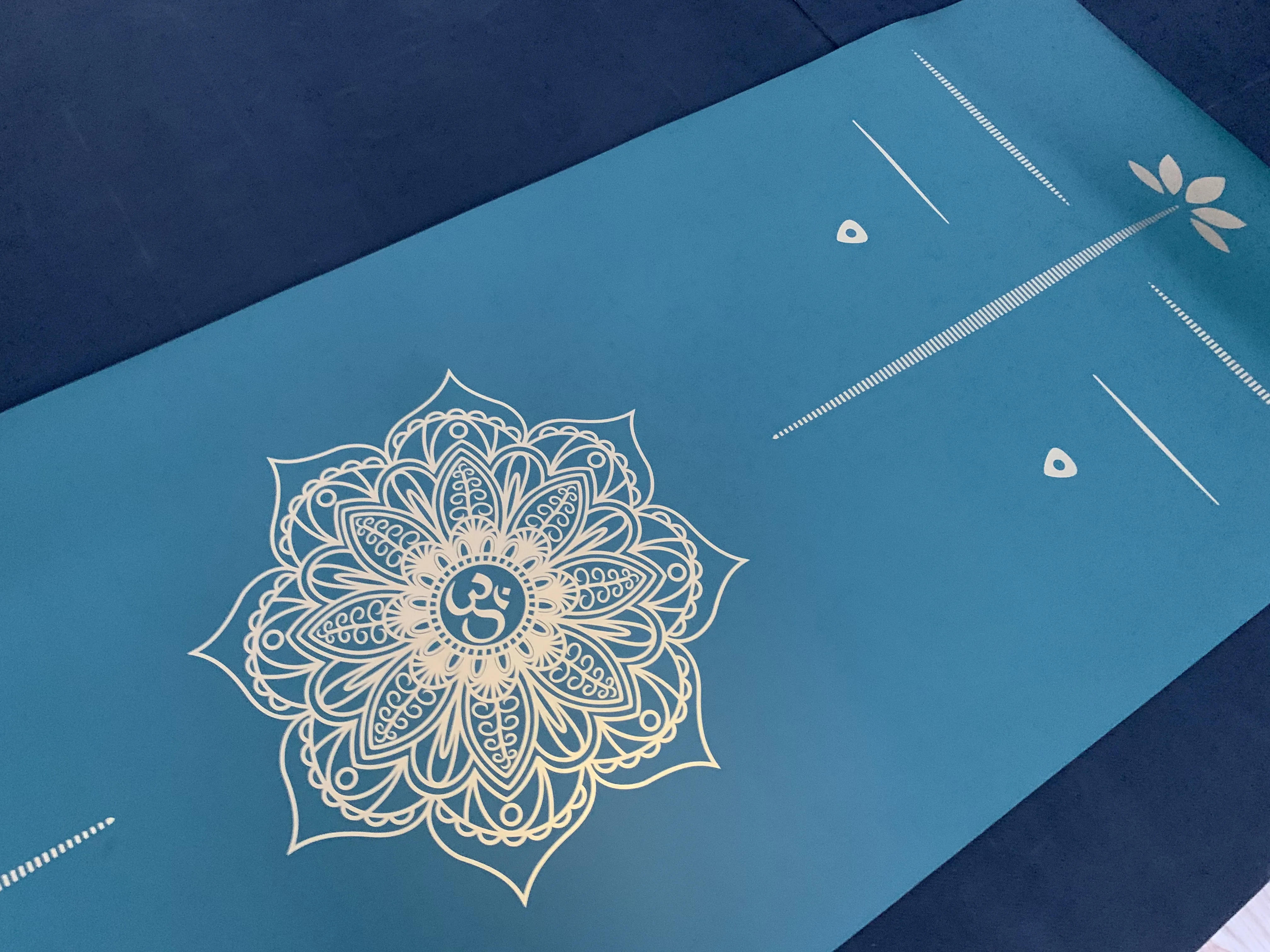 

Golden Printed High Quality Pu Natural Rubber Yoga Mat