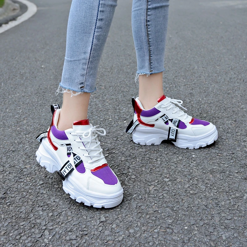 Женские кроссовки для бега визуально увеличивающие рост Спортивная обувь Тренды