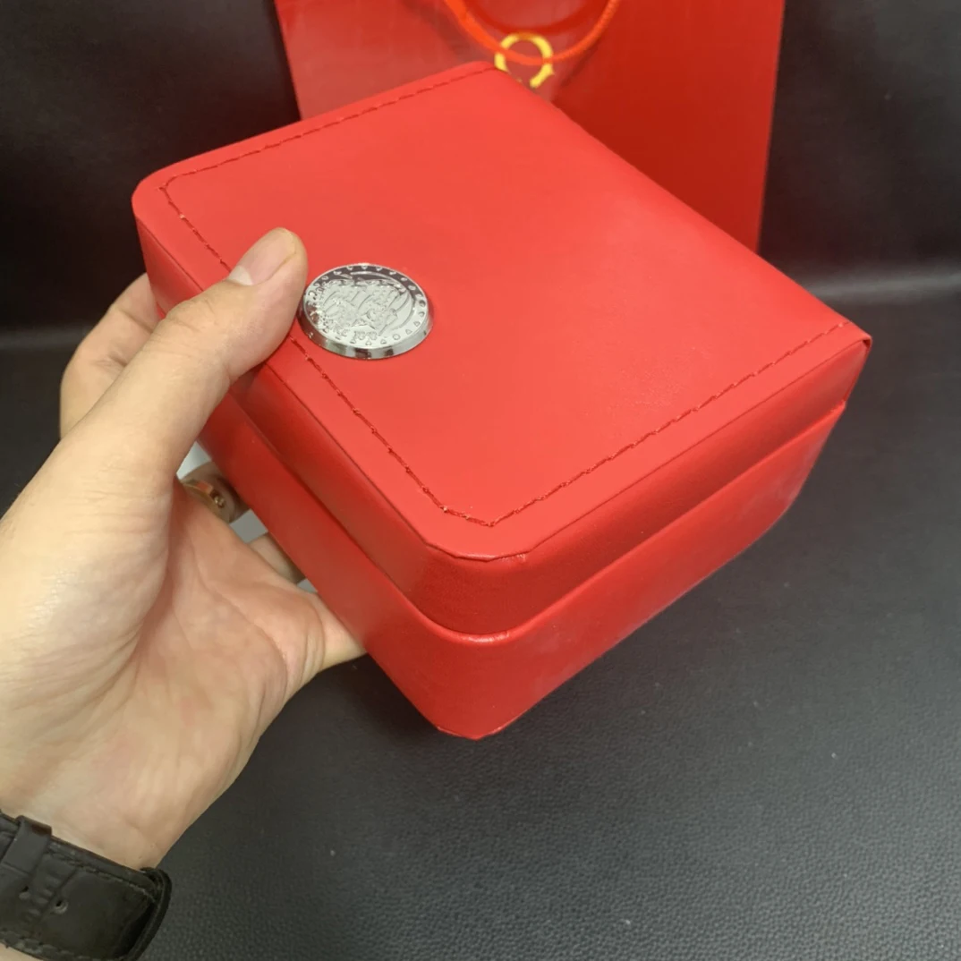 

High-Quality Branded Watch Box 03