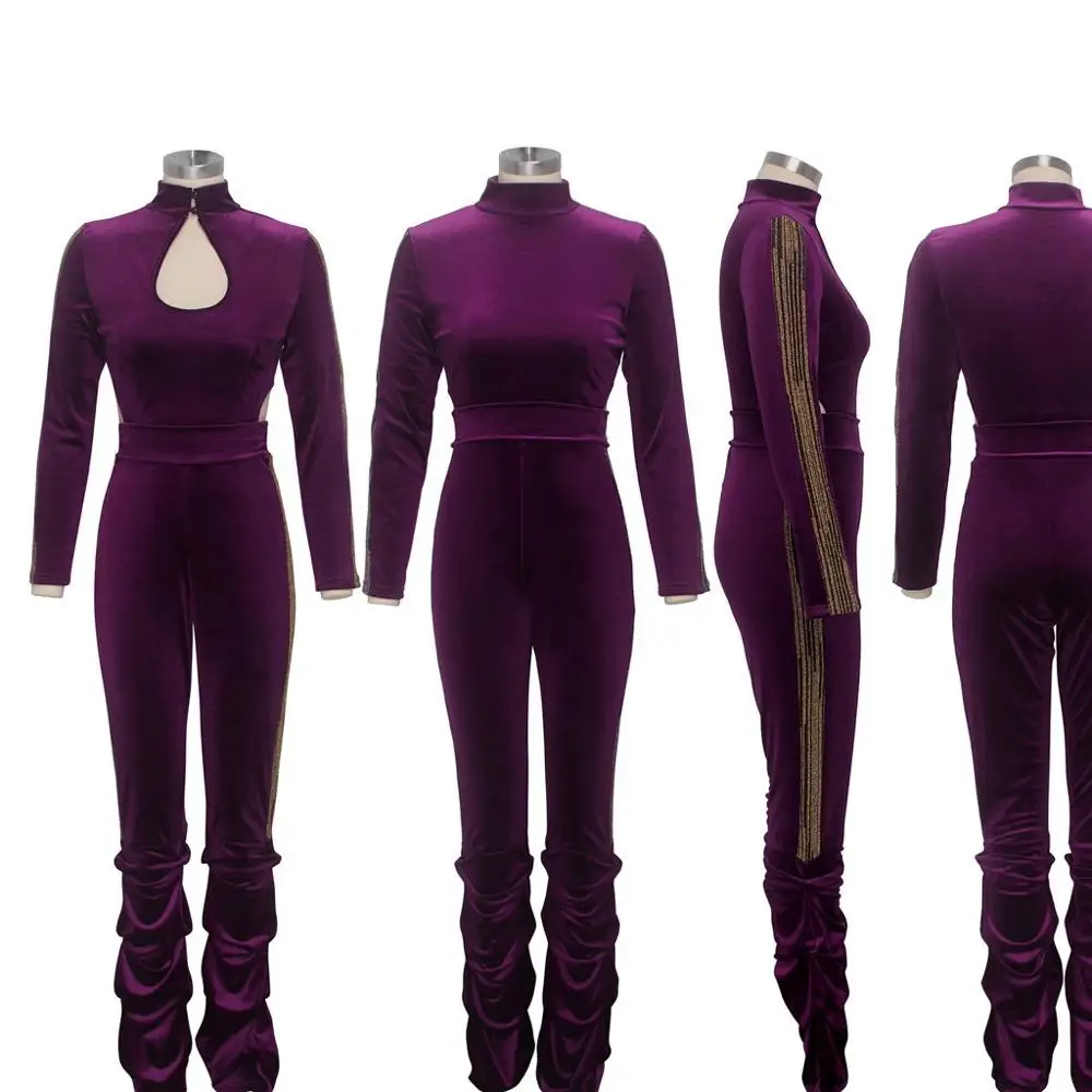Женский бархатный комбинезон с длинным рукавом однотонный вырезами спереди и